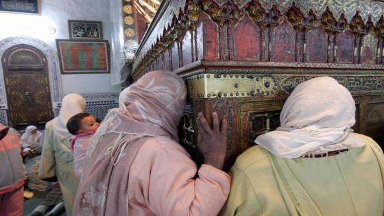 ظاهرة الأضرحة والزوايا بالمغرب… بين الموروث الروحي والممارسات الخارجة عن السياق الديني
